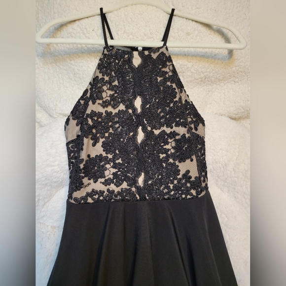 BlackOpen Back Lace Macy's Junior's Dress - Picture 2 of 4